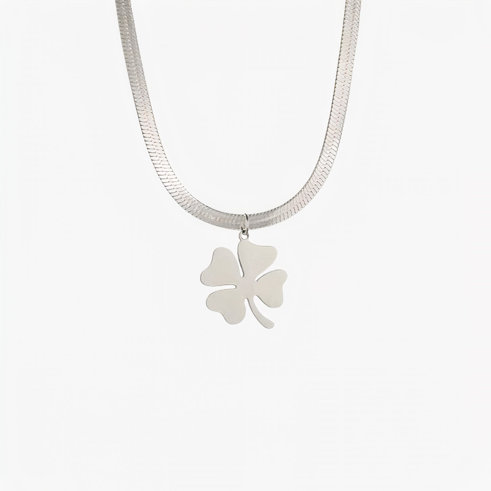 Collier trèfle à quatre feuille
