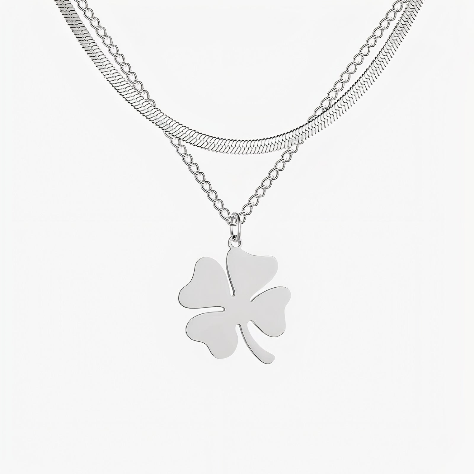Collier trèfle à quatre feuille