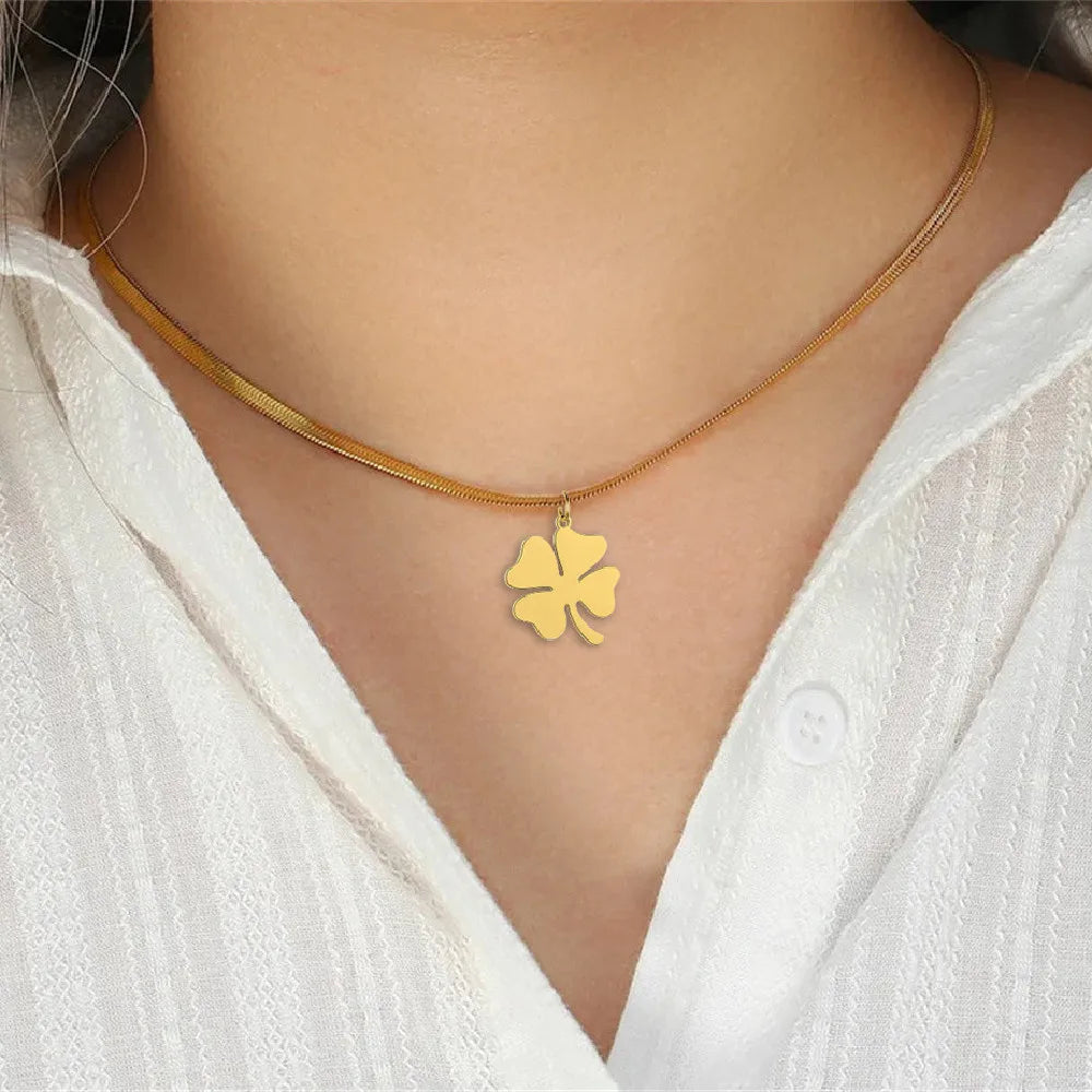 Collier trèfle à quatre feuille