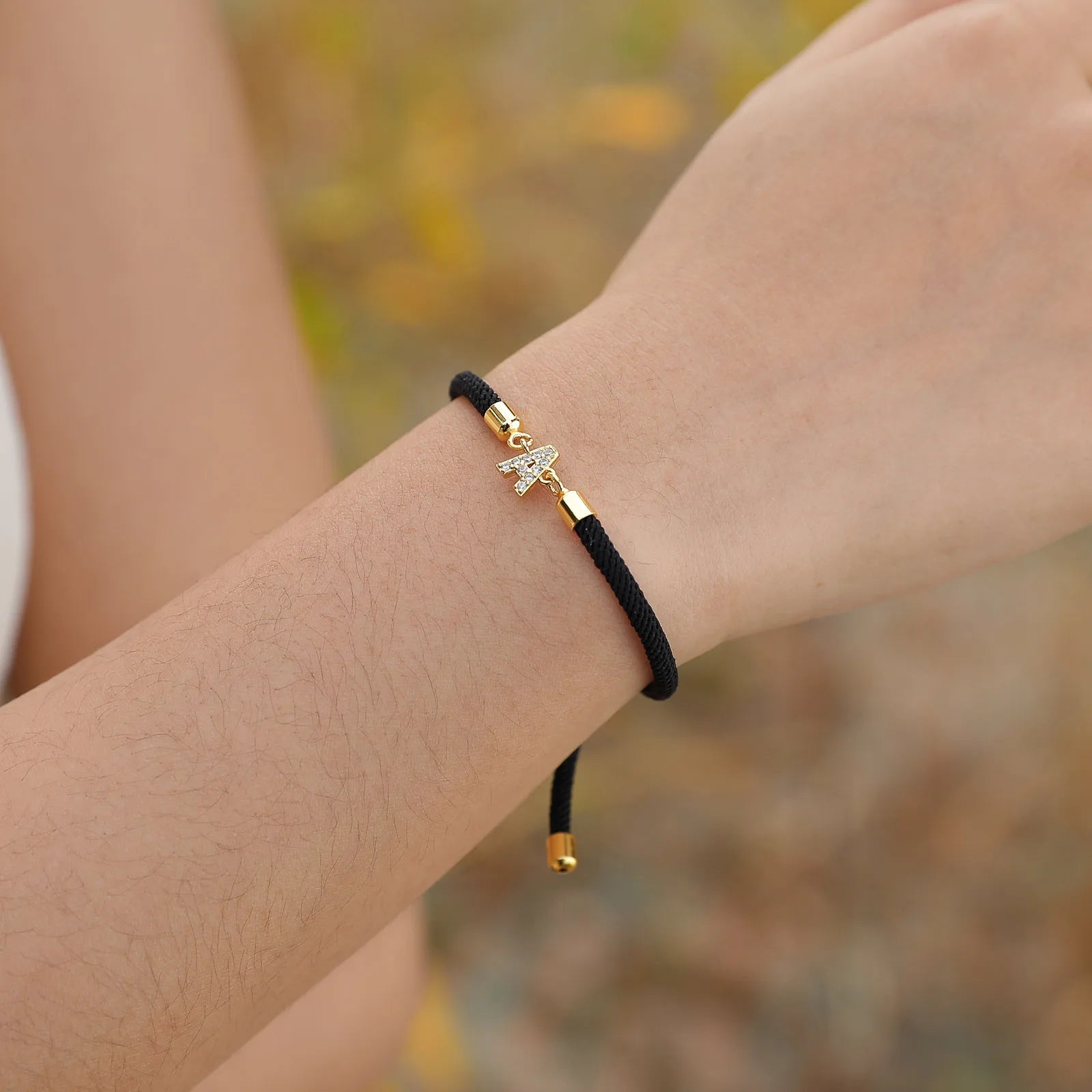 Bracelet arbre de vie prenom avec diamant et cordon noir