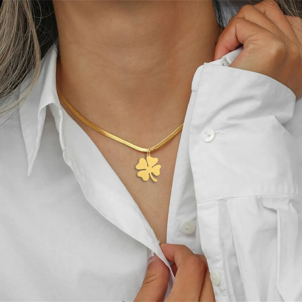 Collier trèfle à quatre feuille