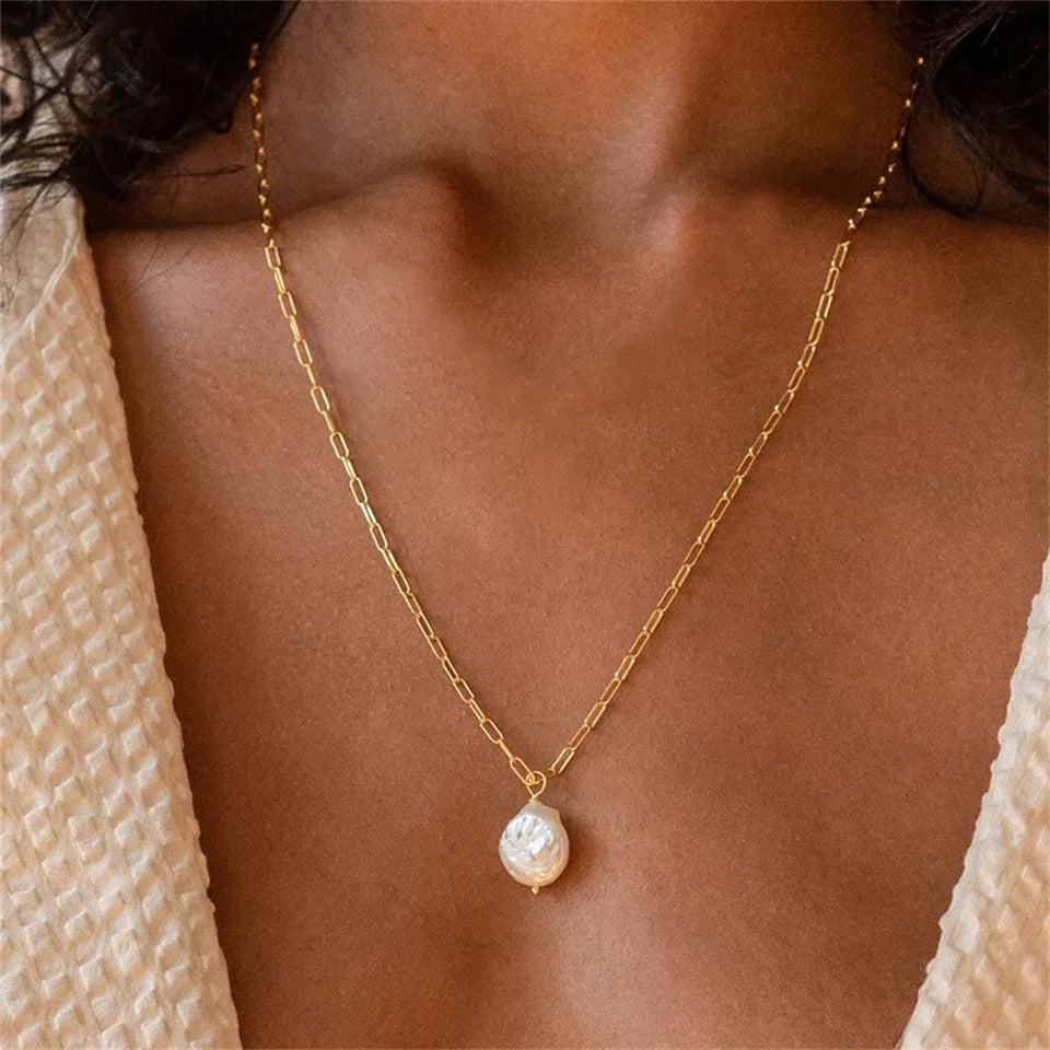 Collier perle nacre solitaire