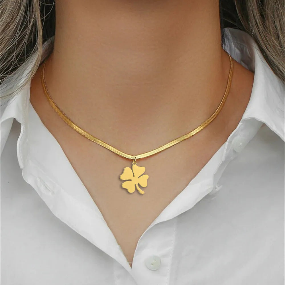 Collier trèfle à quatre feuille
